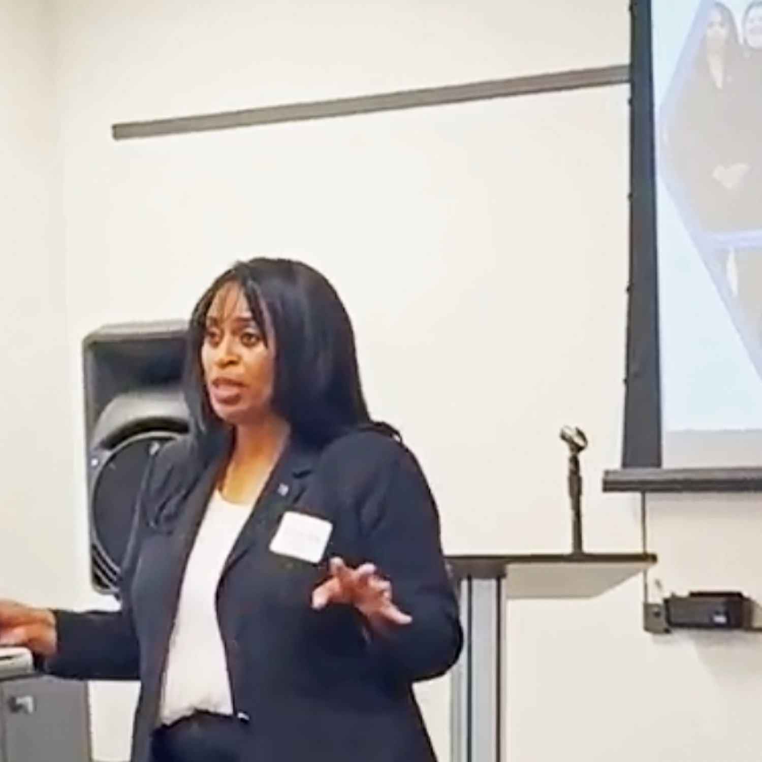 Presenter Dr. Loretta Daniels kicks off the forum discussion